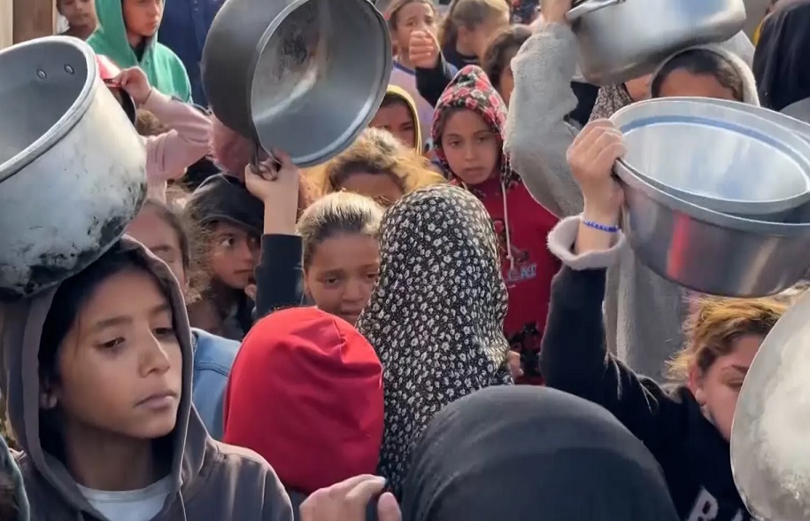 غزة الجائعة تغرق في دمها.. عندما تجوع الحرة ولا تأكل بثدييها