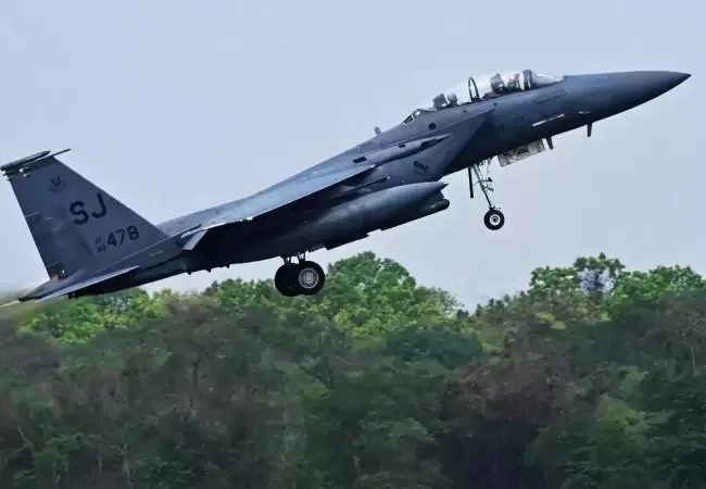 الكويت تعلن سقوط عدة طائرات حربية أمريكية