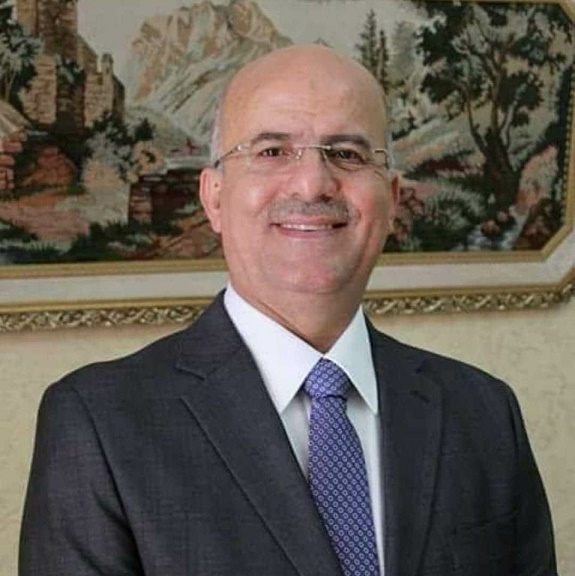 من التوقيع إلى التركيع .. مقال يستحق الاهتمام