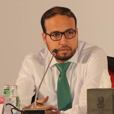 مقال ذهبي لأستاذ مغربي مراكشي