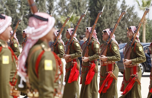 البطاينه يكتب : لمصلحة من تشوية صورة الجيش