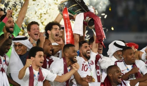 الخيطان ينتقد تعامل قنوات تلفزيونية عربية مع فوز قطر