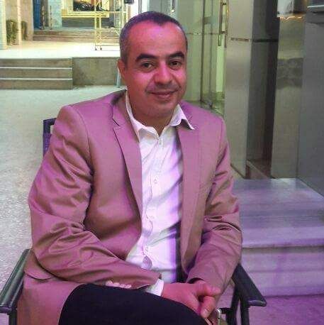 عن أزياء الملكة أتحدث وعن الإعلام