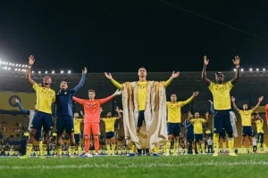 80 ألف ريال ثمن بشت كريستيانو رونالدو النادر