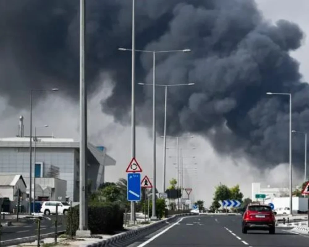 موجة جديدة من الصواريخ والمسيّرات الإيرانية على الدوحة والكويت ودبي وأبوظبي والبحرين