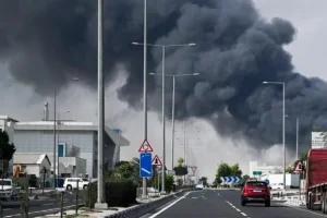 موجة جديدة من الصواريخ والمسيّرات الإيرانية على الدوحة والكويت ودبي وأبوظبي والبحرين