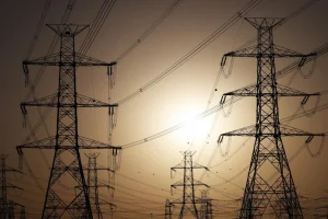 الكويت : انقطاع جزئي للتيار الكهربائي في عدد من المناطق جراء الهجمات الإيرانية