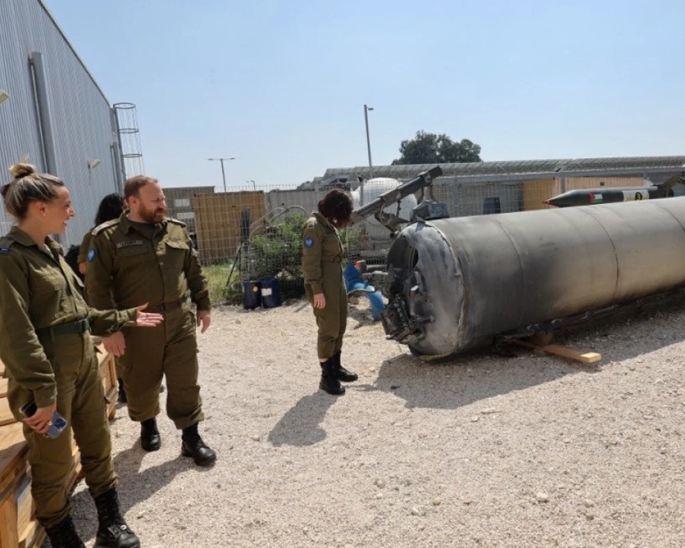 ضربات صاروخية إيرانية تدفع ملايين الإسرائيليين إلى الملاجئ