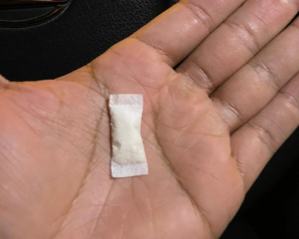 طبيب سعودي يحذر الشباب من السويكة : علبة واحدة تعادل 60 سيجارة