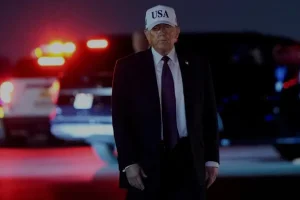 ترمب: سنضرب إيران بقوة لم يسبق لها مثيل