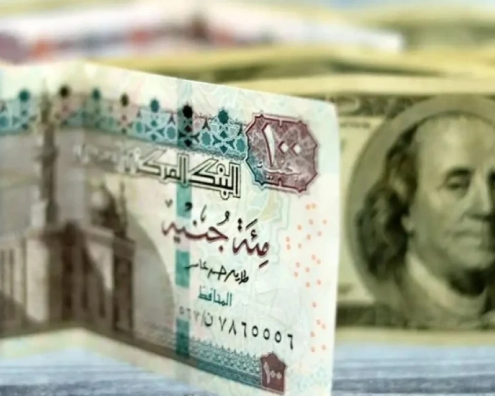 الدولار يكسر حاجز الـ 52 جنيها داخل البنوك المصرية
