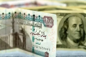 الدولار يكسر حاجز الـ 52 جنيها داخل البنوك المصرية