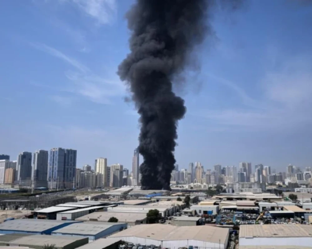 تضرر بنى تحتية في الكويت والبحرين مع تصعيد إيران قصفها لدول الخليج