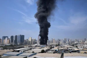 تضرر بنى تحتية في الكويت والبحرين مع تصعيد إيران قصفها لدول الخليج