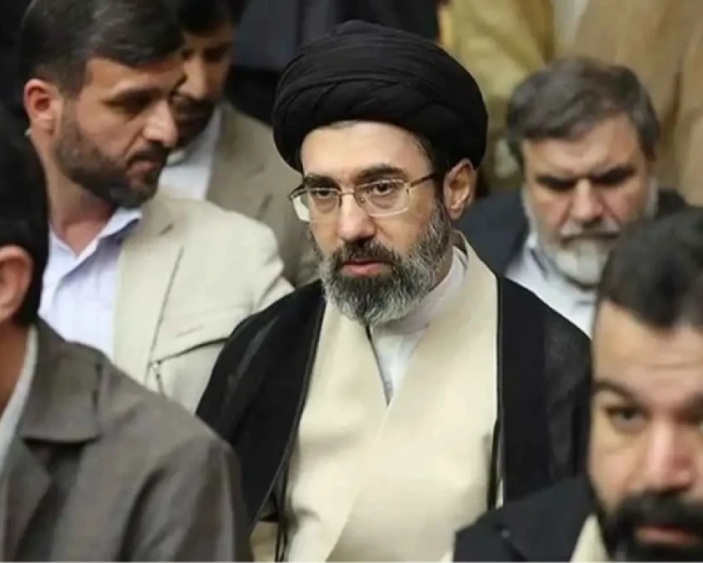 ترامب وصفه بالشخصية الضعيفة.. من هو المرشد الإيراني الجديد؟