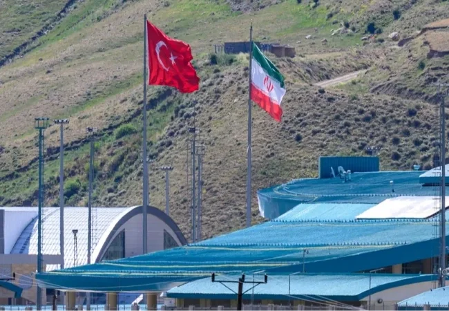 تركيا تعلن تصدي دفاعات حلف الناتو لصاروخ بالستي أطلق من إيران