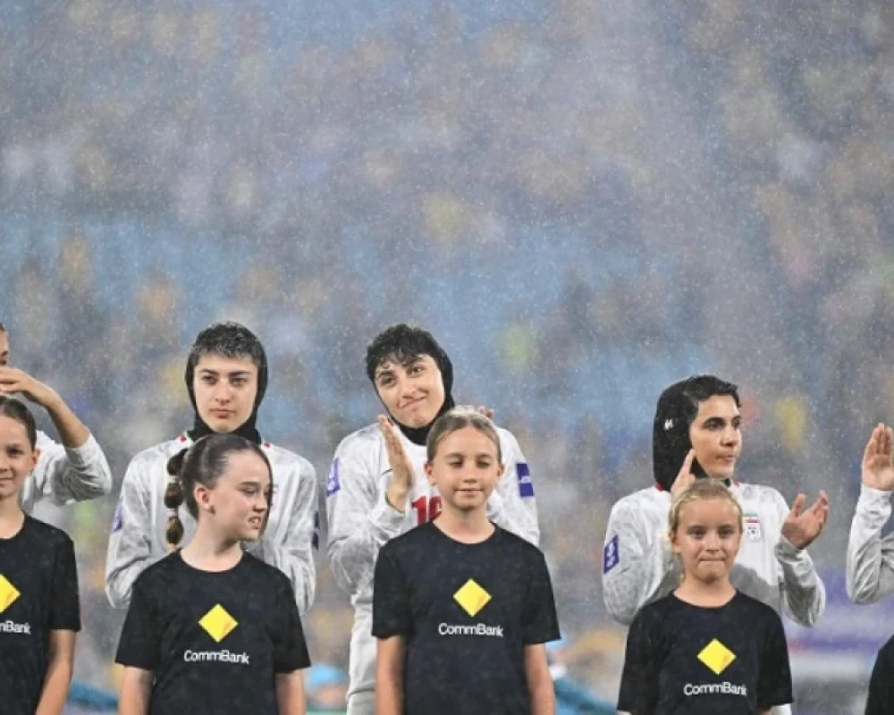 ترامب يدعو أستراليا لمنح اللجوء للاعبات إيرانيات رفضن أداء نشيد الوطن