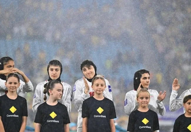 ترامب يدعو أستراليا لمنح اللجوء للاعبات إيرانيات رفضن أداء نشيد الوطن