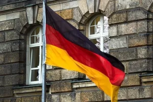 بعد طهران .. ألمانيا تسحب طاقم سفارتها في بغداد بمساعدة أميركية