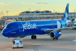 شركة جت بلو الأمريكية للطيران تجمد جميع رحلاتها بشكل مفاجئ