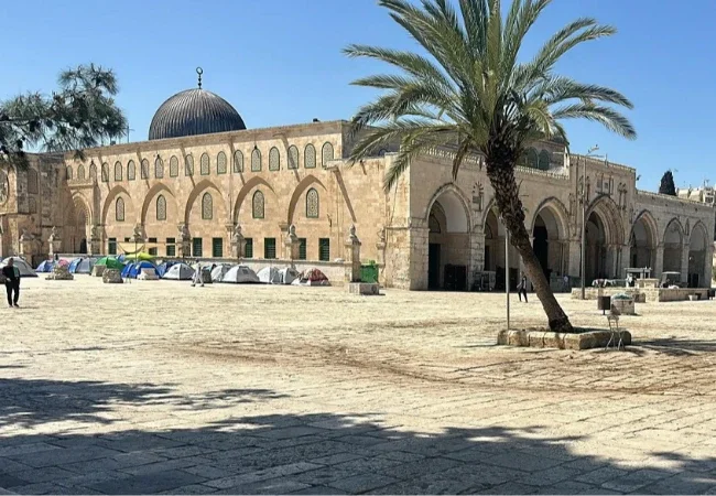 لأول مرة منذ 1967 .. الاحتلال يمنع الصلاة والتراويح والاعتكاف في المسجد الأقصى