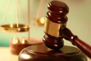 بتهمة السرقة بالإكراه.. إحالة فنانة مصرية شهيرة إلى الجنايات