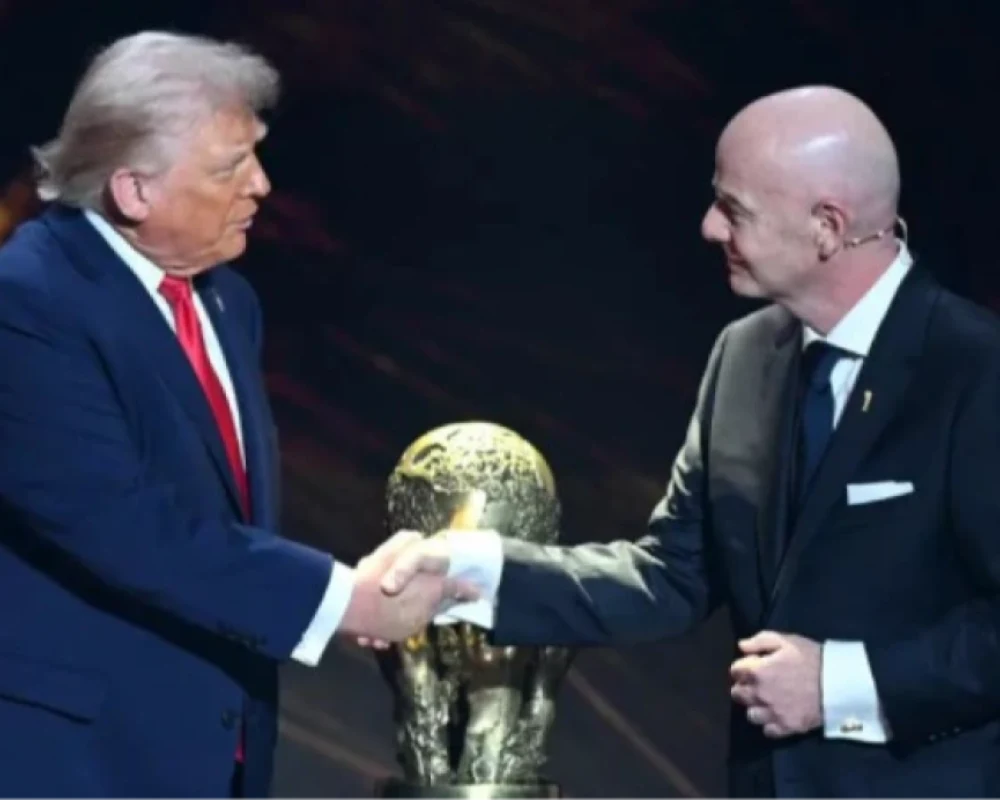 لقاء رئيس فيفا وترامب.. حسم بشأن مشاركة إيران بالمونديال