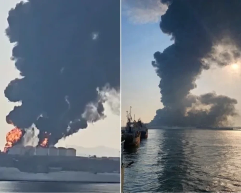 طائرات مسيرة تستهدف خزانات وقود في ميناء صلالة العُماني