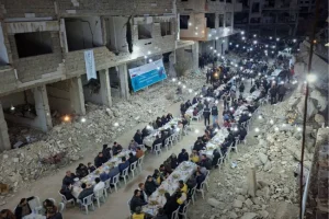 إفطار جماعي في جوبر يعيد الحياة لحي دمّره نظام الأسد