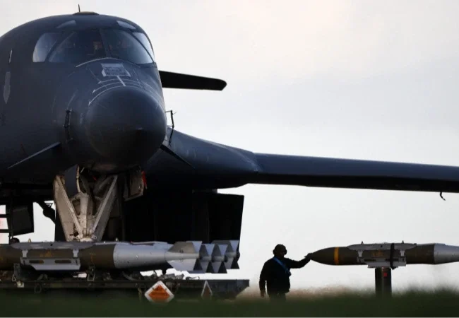 صحيفة: إدارة ترمب استهلكت بحرب إيران مخزون ذخائر يكفي لسنوات