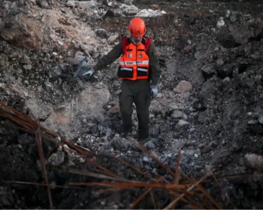 80 مصابا وتضرر مئات المنازل إثر سقوط صواريخ في الجليل