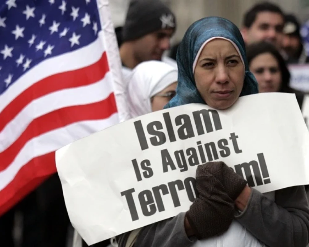 عضو بالكونغرس يدعو لترحيل المسلمين ويثير غضبا واسعا