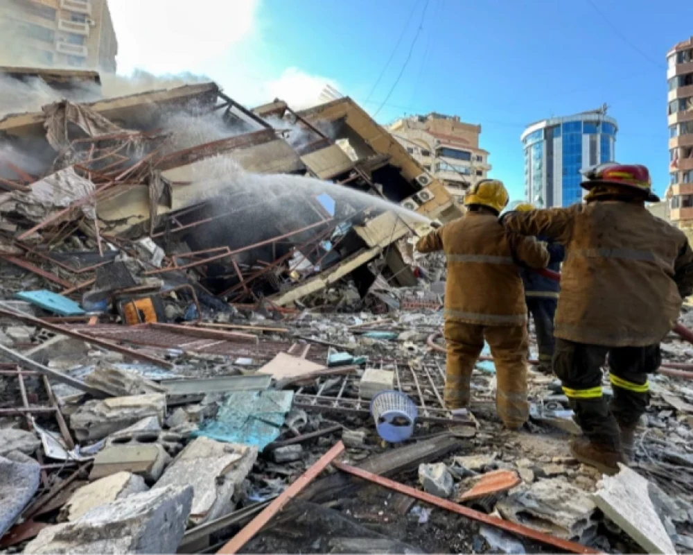 12 شهيدا وجرحى بغارة إسرائيلية على صيدا جنوبي لبنان