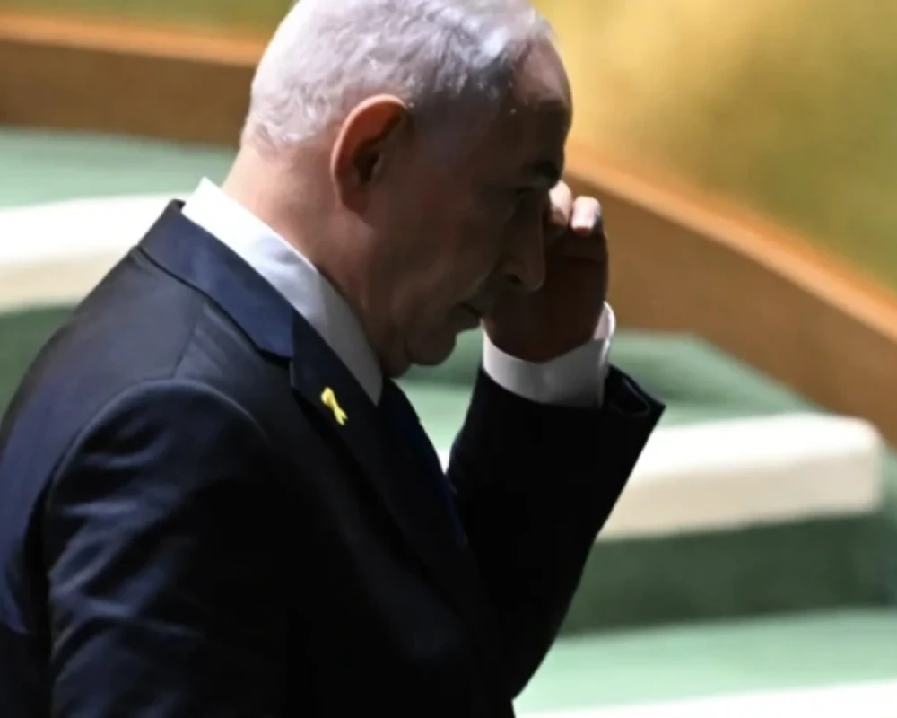 الحرس الثوري الإيراني يتعهد بـ مطاردة وقتل رئيس الوزراء الإسرائيلي