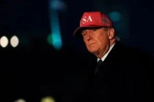 ترامب: غير مستعد لإبرام اتفاق مع إيران.. ومقتل مجتبى إشاعة