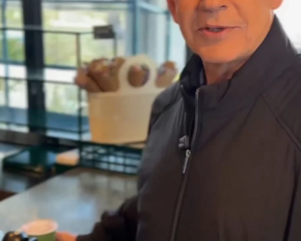 نتنياهو يرد على شائعة وفاته : ما زلت حيًا