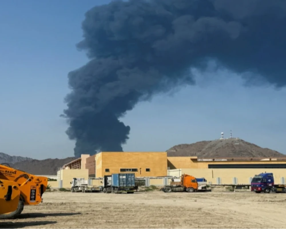 حريق في منشآت نفطية بالفجيرة وتعليق تحميل النفط بعد هجوم مسير
