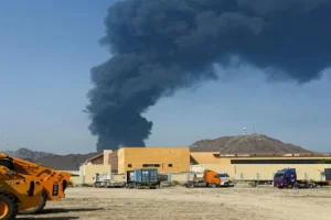 حريق في منشآت نفطية بالفجيرة وتعليق تحميل النفط بعد هجوم مسير