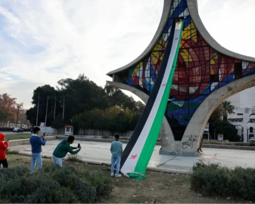 النشيد السوري يتصدر الترند.. وغضب من وزير الثقافة