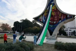 النشيد السوري يتصدر الترند.. وغضب من وزير الثقافة