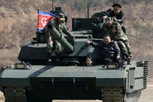 ابنة كيم جونغ أون تقود دبابة في أحدث ظهور علني لها