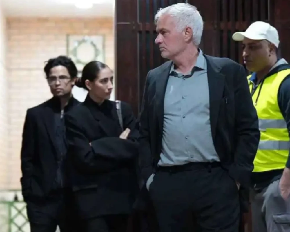 ما سر ظهور مورينيو في أحد مساجد لشبونة؟