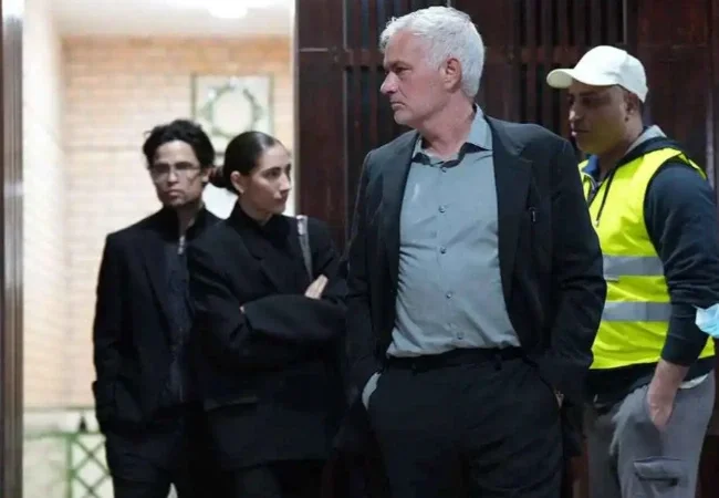 ما سر ظهور مورينيو في أحد مساجد لشبونة؟