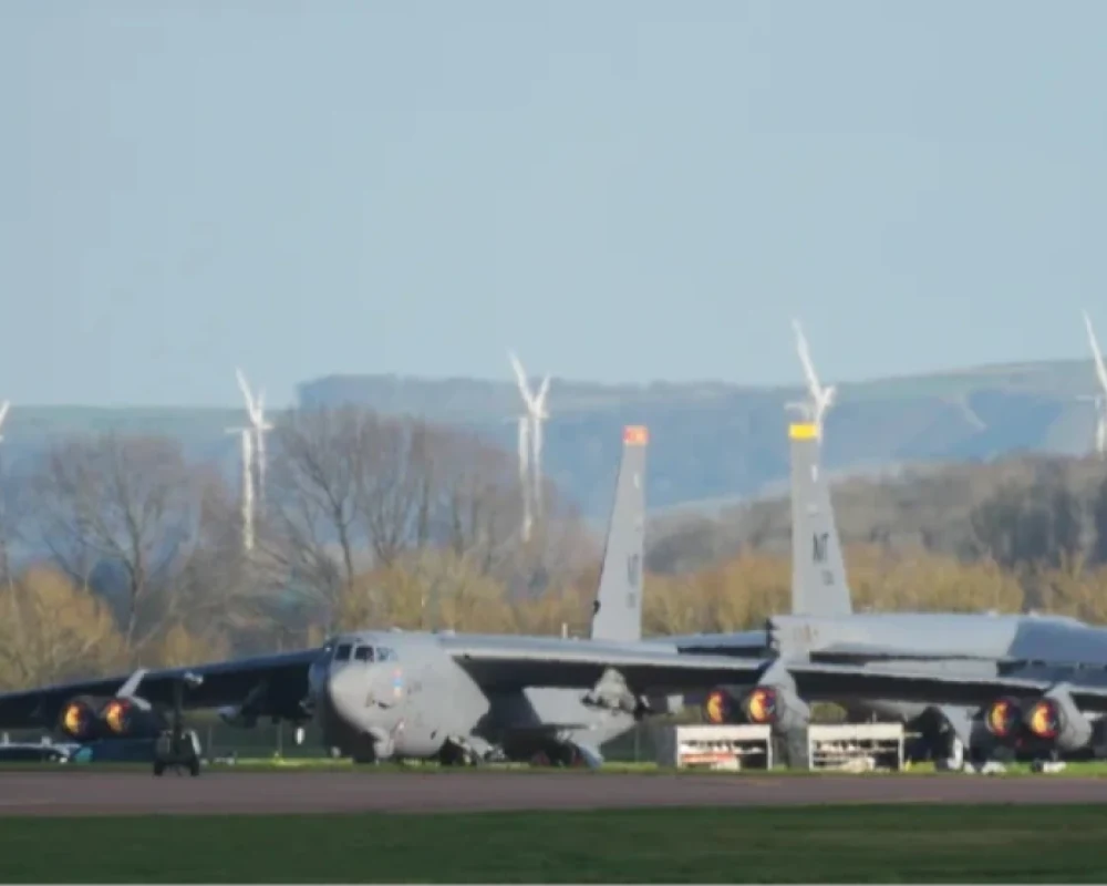 مدى غير مسبوق .. صواريخ إيران تطال قاعدة بريطانية أمريكية بالمحيط الهندي