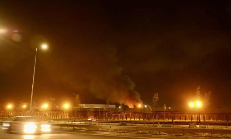 حريق في خزان وقود في مطار الكويت بعد تعرضه لهجوم بمسيّرات