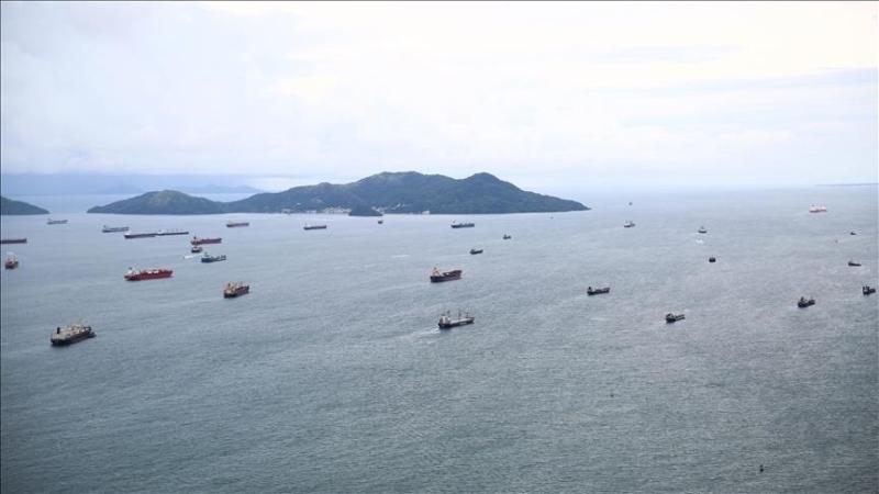 أول تهديد إيراني صريح للملاحة عبر باب المندب