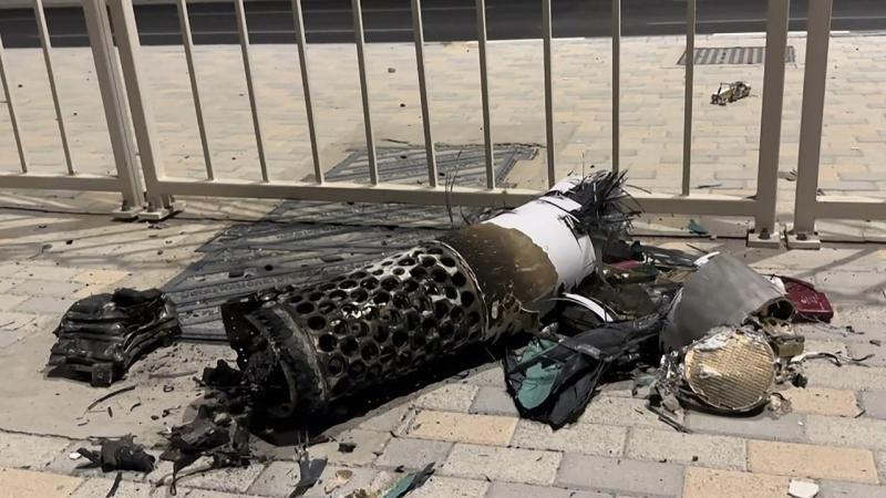 مقتل شخصين في أبو ظبي بشظايا صاروخ باليستي