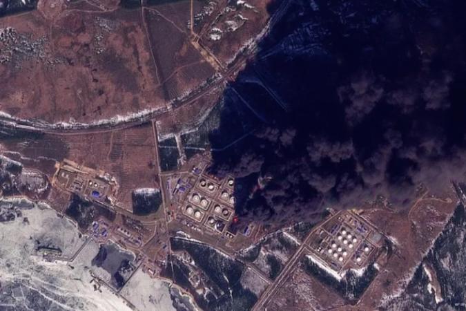 الأقمار الصناعية توثق اشتعال أكبر موانئ تصدير النفط الروسي