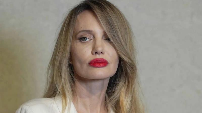 أنجلينا جولي بملامح غريبة.. هل خضعت لتجميل سري؟