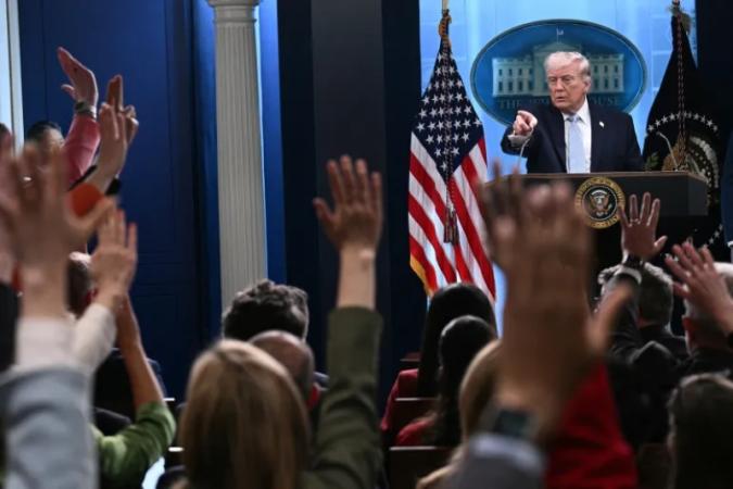 بين التمديد والتصعيد.. العالم يترقب قرار ترمب قبل ساعات من انتهاء مهلته لإيران